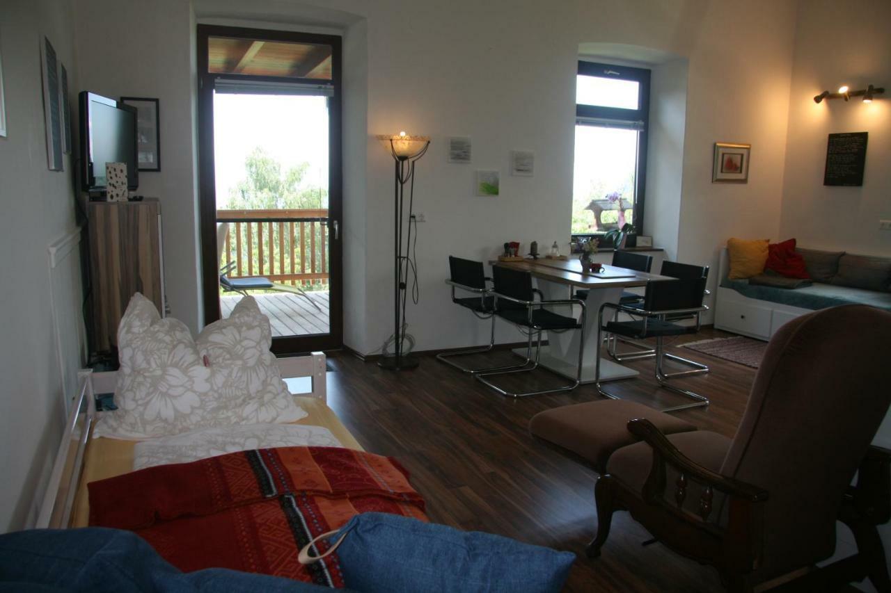 Alte Volksschule - Schual In Gradne Apartman Liebenfels Kültér fotó